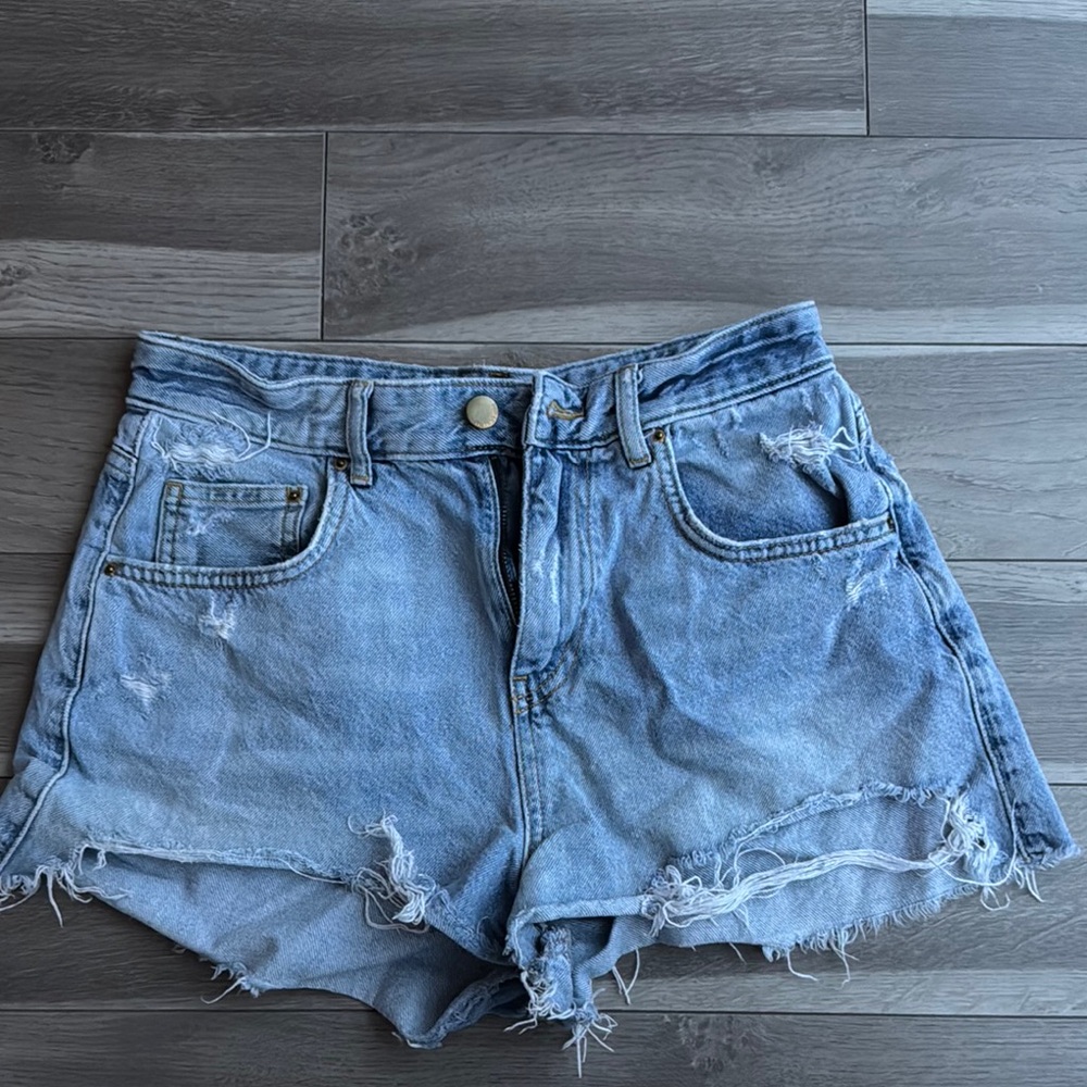 Zara high waisted Jean Shorts with Distressed Raw-Cut Hems